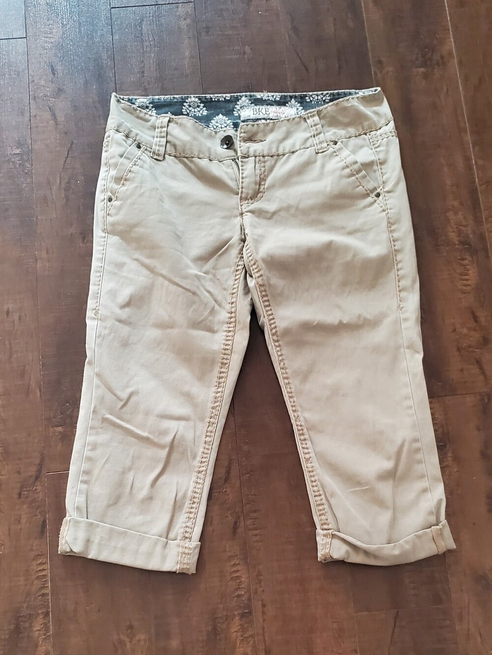 BKE Women's Beige Cropped Capri Jeans
